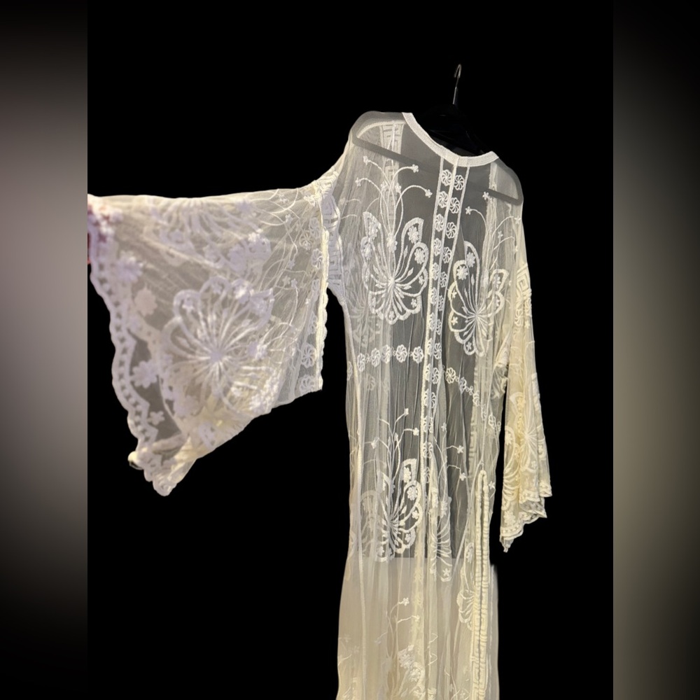 Lace kimono